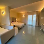 Ξενοδοχείο Village Eden 3*