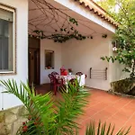 Village Eden Ξενοδοχείο