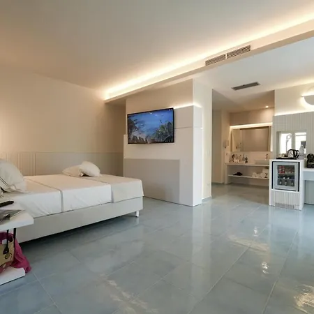 מלון Village Eden 3*