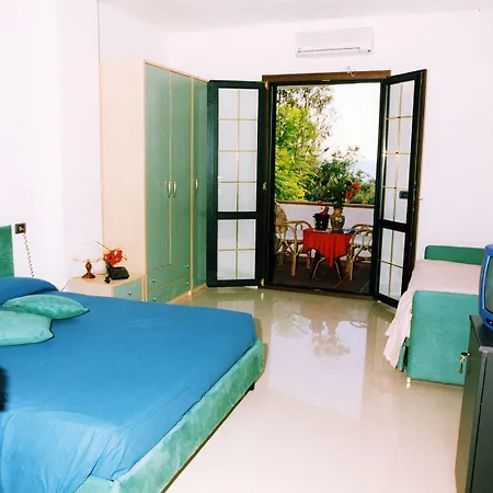 Village Eden מלון קאפו ואטיצ'אנו