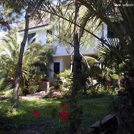 מלון Village Eden 3*