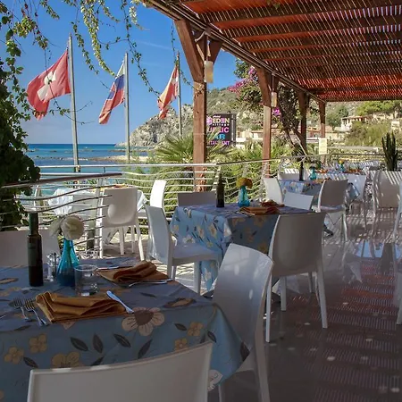 Village Eden מלון קאפו ואטיצ'אנו