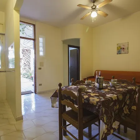 Village Eden מלון 3*