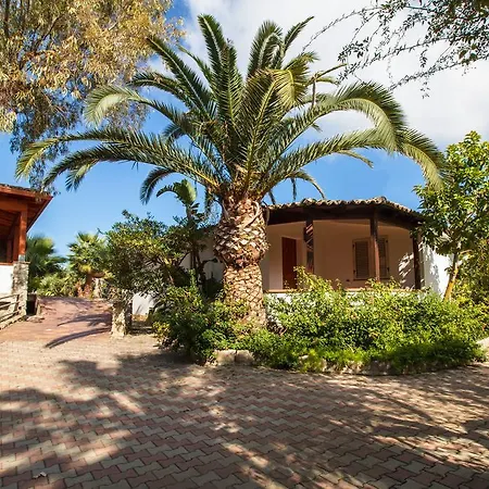 Village Eden 3*