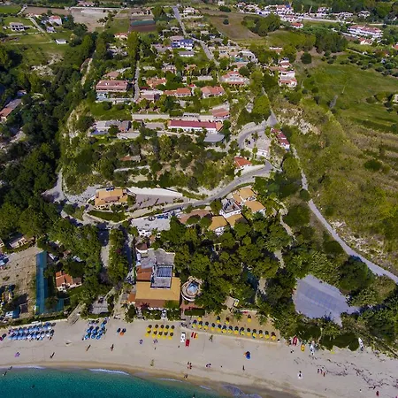 Village Eden מלון