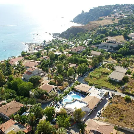 Village Eden מלון