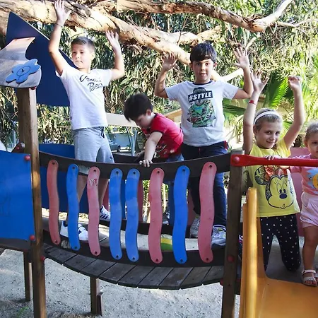 Village Eden 카포바티카노